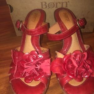 Born sandals